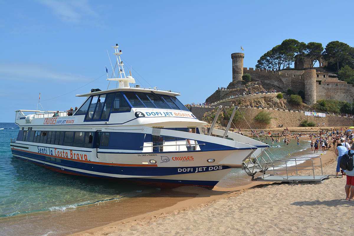 Naviga lungo la Costa Brava da Lloret a Tossa de Mar